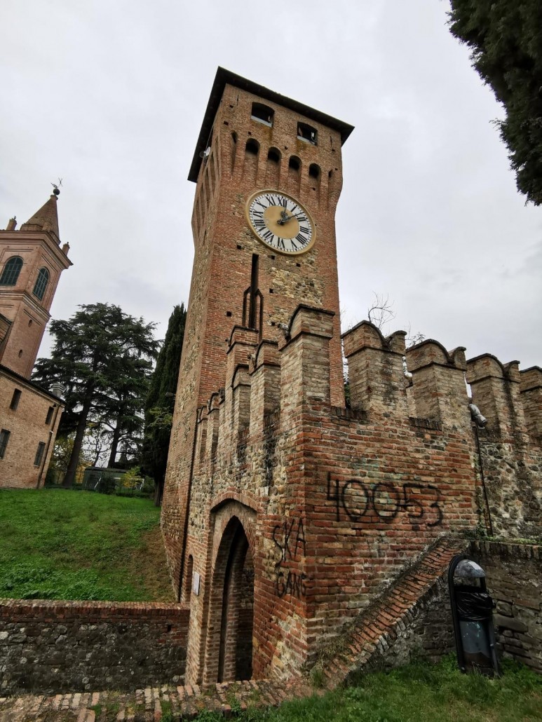 Scritte vandaliche Rocca Valsamoggia